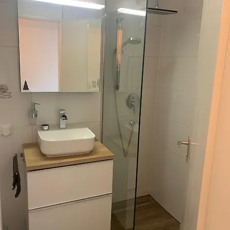 Christine's Apt.115 Apartment